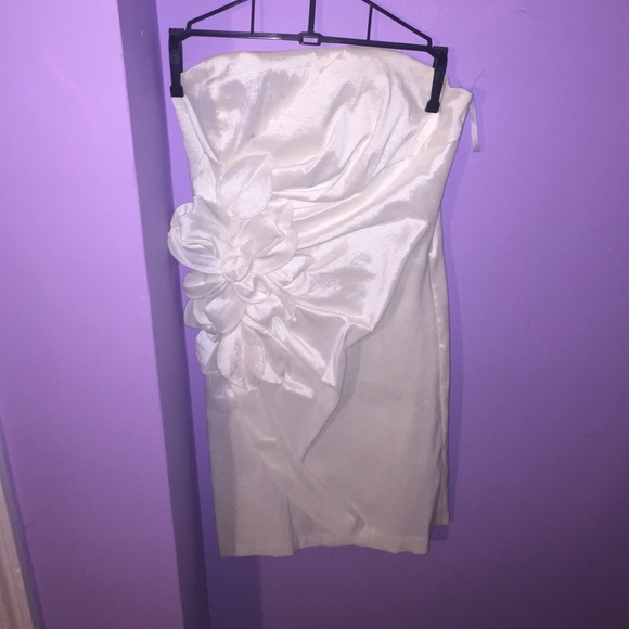 Dress - Picture 1 of 3