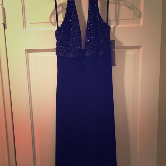 ✨Host Pick✨ Gorgeous floor length black gown! NWT!