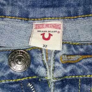 Destroyed True religion jeans straight leg
