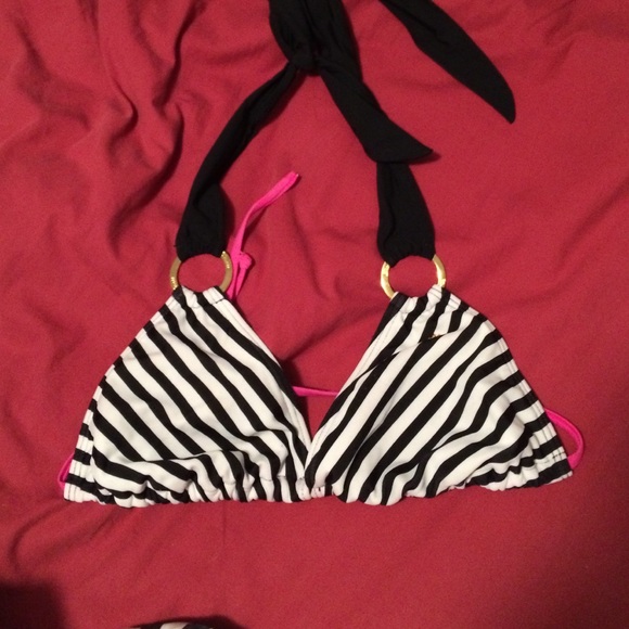 Guess bikini top
