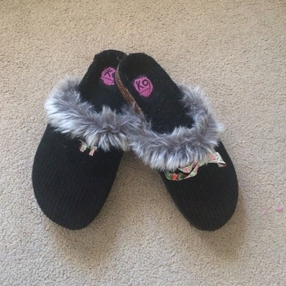 Rocket dog fur lined slip on