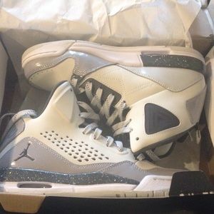 Size 6 Pure Platinum Jordan SC-3