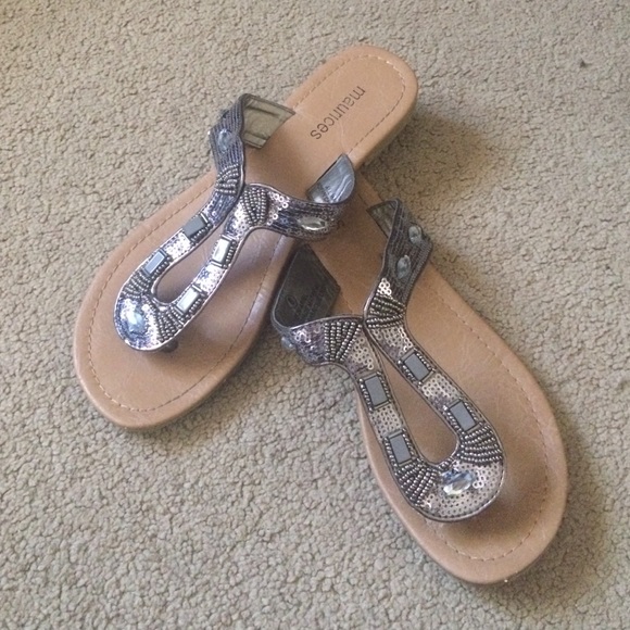 Maurice's flip flop size 8