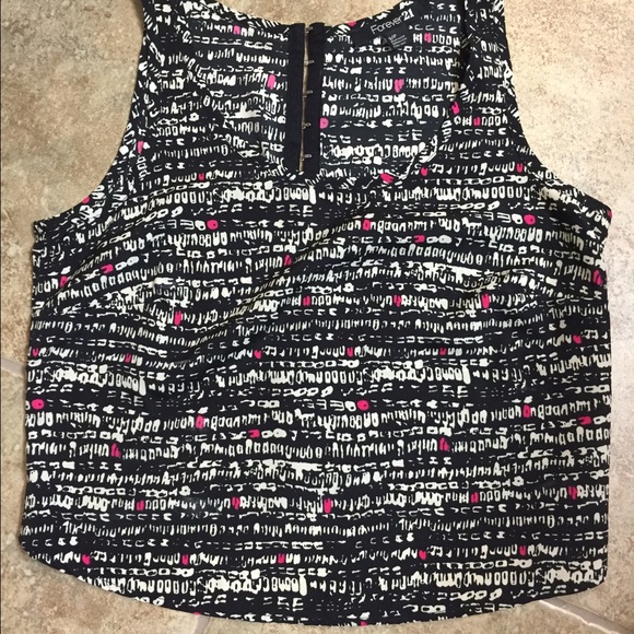NWOT Graphic black and white tank