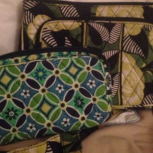 ‼️LAST CHANCE SALE‼️‼️Vera Bradley purse &wristlet