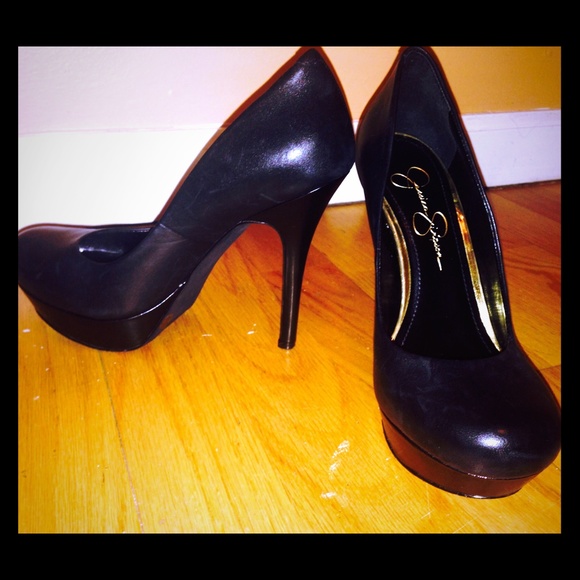 Jessica Simpson Black Pumps