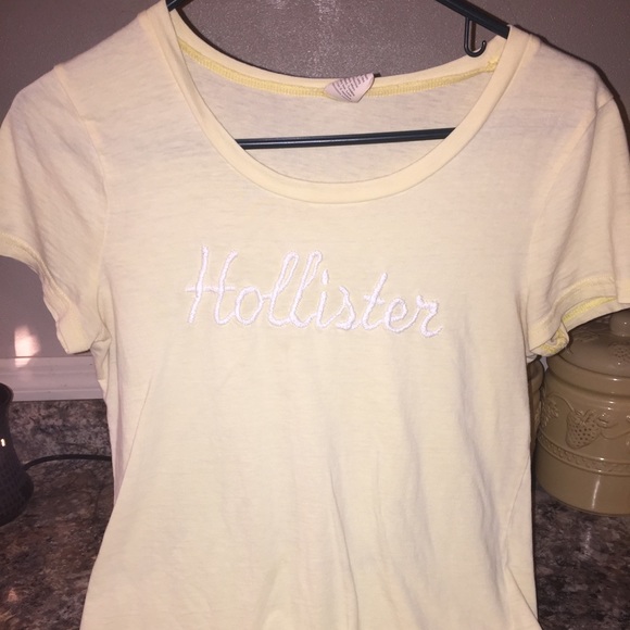 Hollister yellow top Large