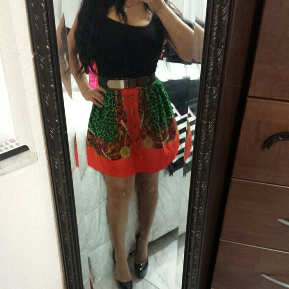 Beautiful skirt - Picture 2 of 2