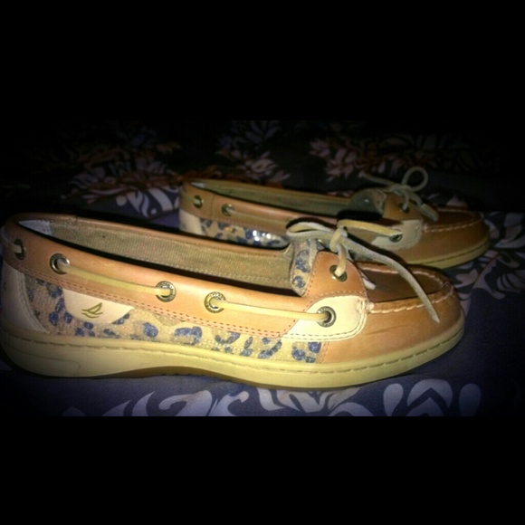 {ON HOLD}SPERRYS LEOPARD PRINT