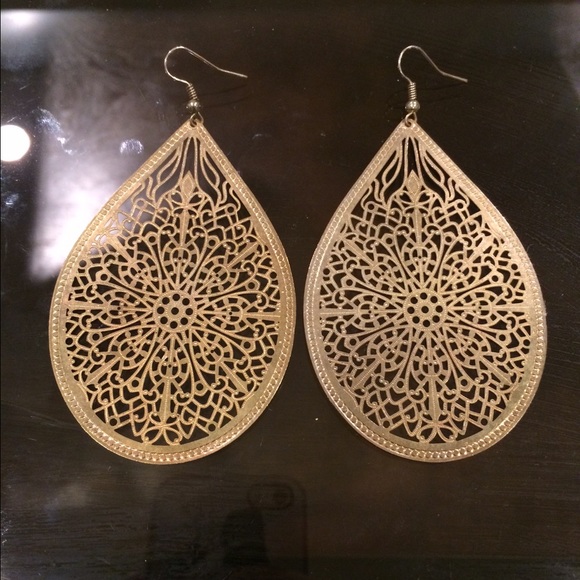 Intricate Earrings - Picture 1 of 3