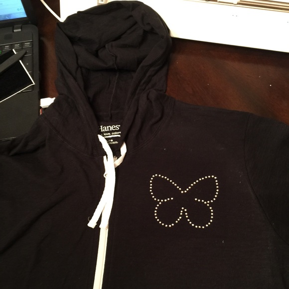 I do hot fix rhinestone designs!!!
