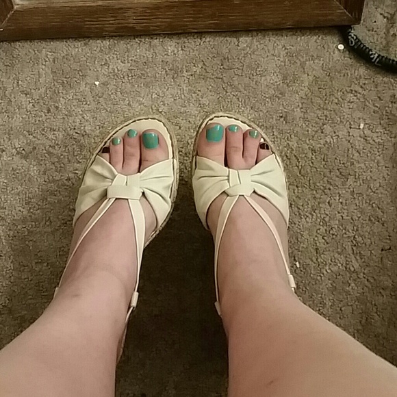 Very cute cream wedges