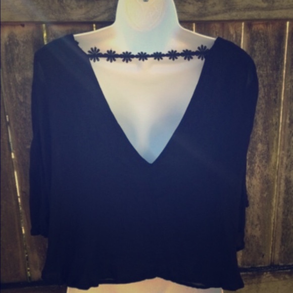 Cute black top