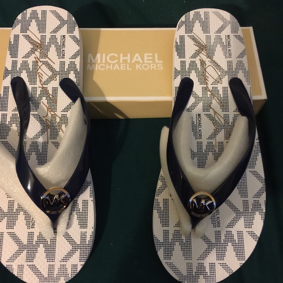 Micheal kors flip flop
