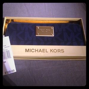 🔷NWT Michael Kors Large Jet Set Sapphire Wallet