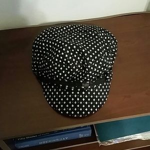 Black and white newsboy hat