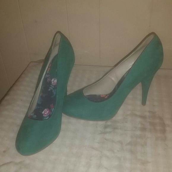 Green pumps