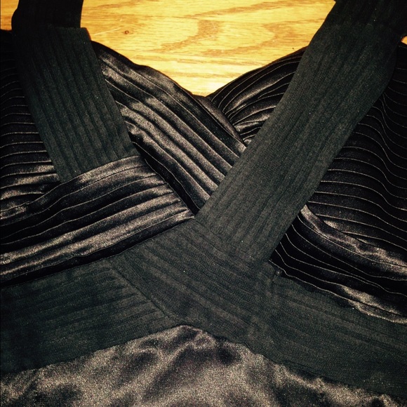 Classy halter top shirt - Picture 2 of 3