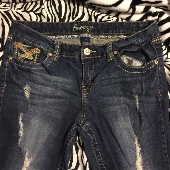 Super cute jeans!