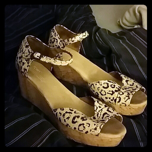 Toms Leopard Print Wedge Shoes Size 9.5
