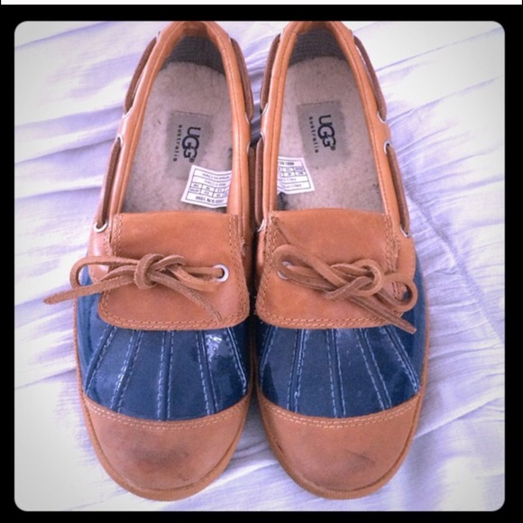Ugg duck boot/shoe on hold for someone