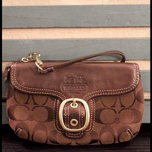 COACH SIGNATURE DARK BROWN LARGE WRISTLET #40895