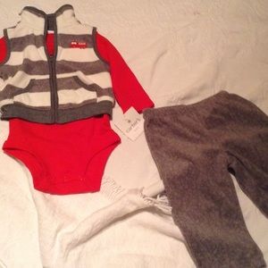 Carter onesie/vest/pants set NWT