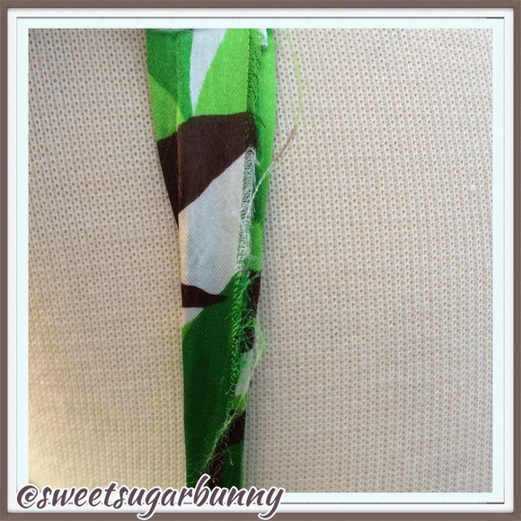 Green Satiny Tank - Picture 4 of 4