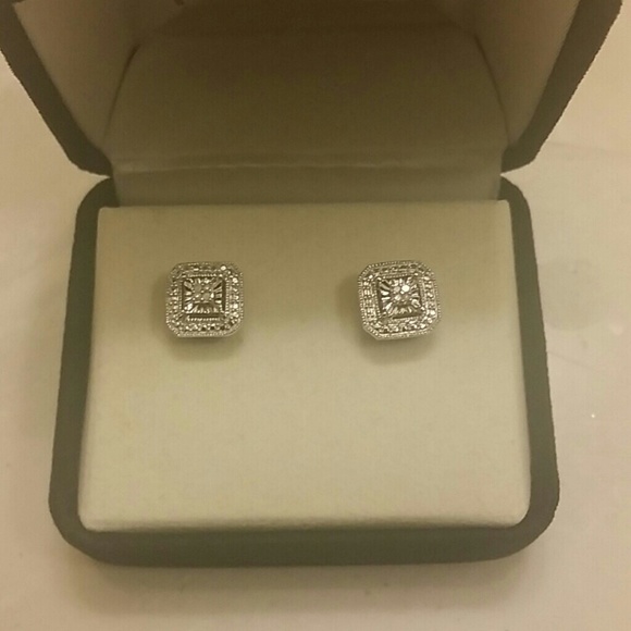 Sterling silver and Diamond earrings