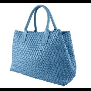 Blue sky Botega venetta cabat