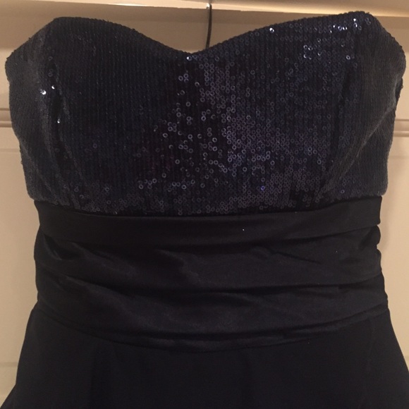 Prom dress - Picture 2 of 4