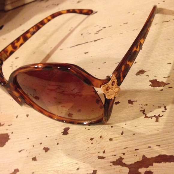 Sunglasses - Picture 2 of 2