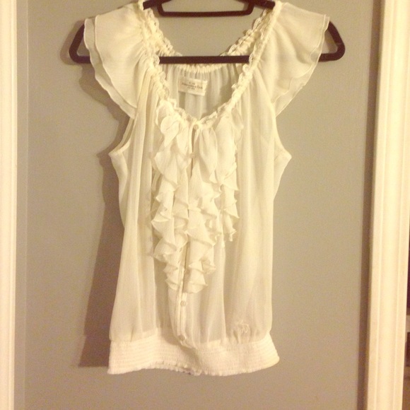 Cream Top - Picture 1 of 1