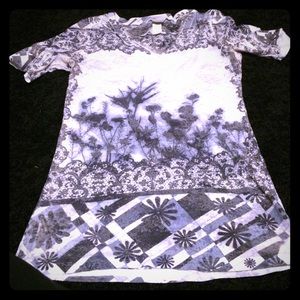 Large day trip burnout tee