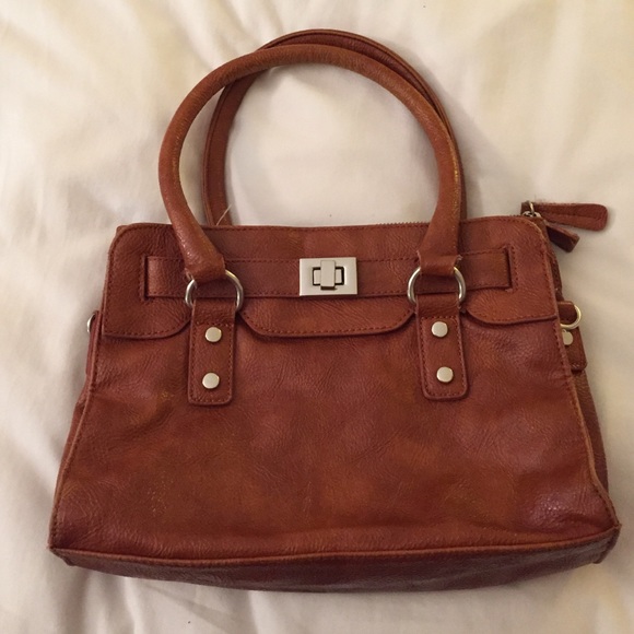 The cutest fall handbag! 😂