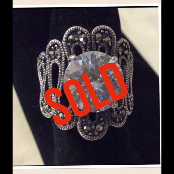 Jewelry - 💍 Sterling Ring w/ Marcasite...stunning size 6💍