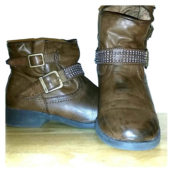 So ankle brown boots