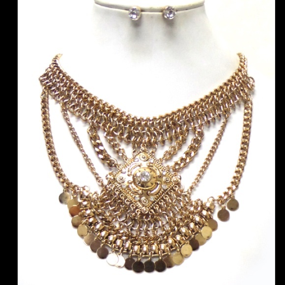 Jewelry - 👸🏼HOST PICK Baroque Necklace & Earrings Set gold