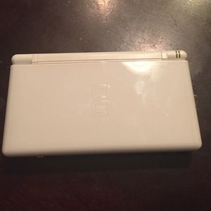 White nintendo DS
