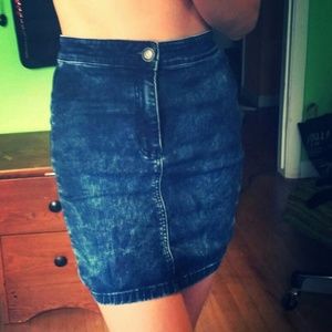 🆕listing AE High waisted acid wash shirt.