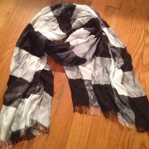 Checkered scarf!