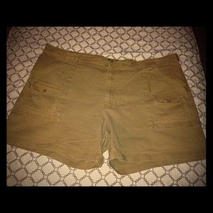 Men's Cabelas size 52 cargo shorts