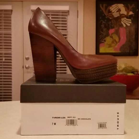Chunky brown leather stacked wood platform pump