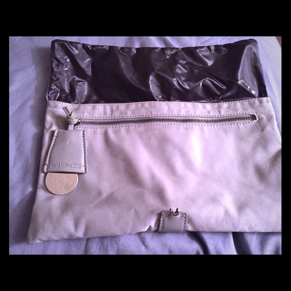 MAC make up clutch