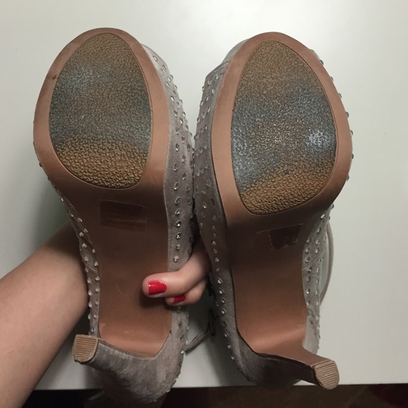 Wild pair harley wp taupe heels - Picture 3 of 4