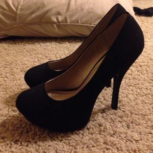 Cute black heels