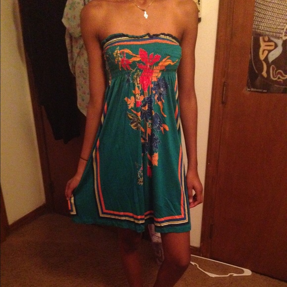 Strapless tropical dress.