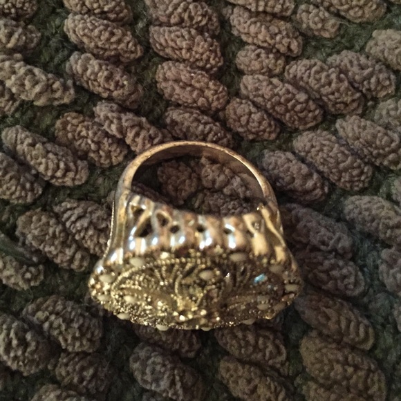 Pretty Ring - Picture 4 of 4