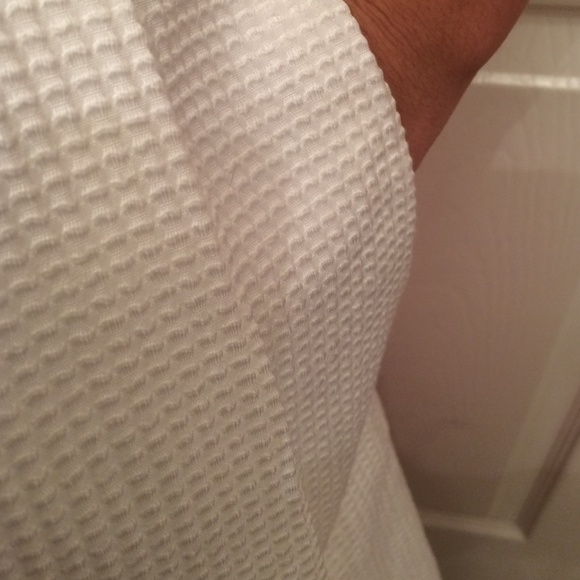 French Connection White pleated skirt. - Picture 4 of 4