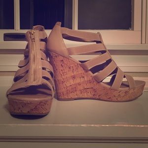 Steve Madden nude wedged sandals
